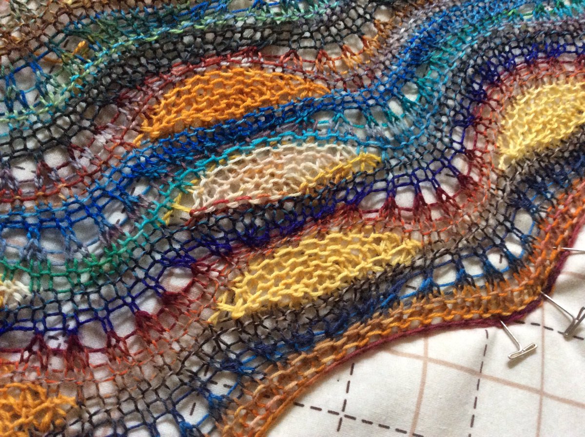 ilga_leja's tweet image. Blocking day! #blockingknitting #blocking #ilgaleja #ilgadesigning #laceknitting #shortrowknitting #shawlknitting