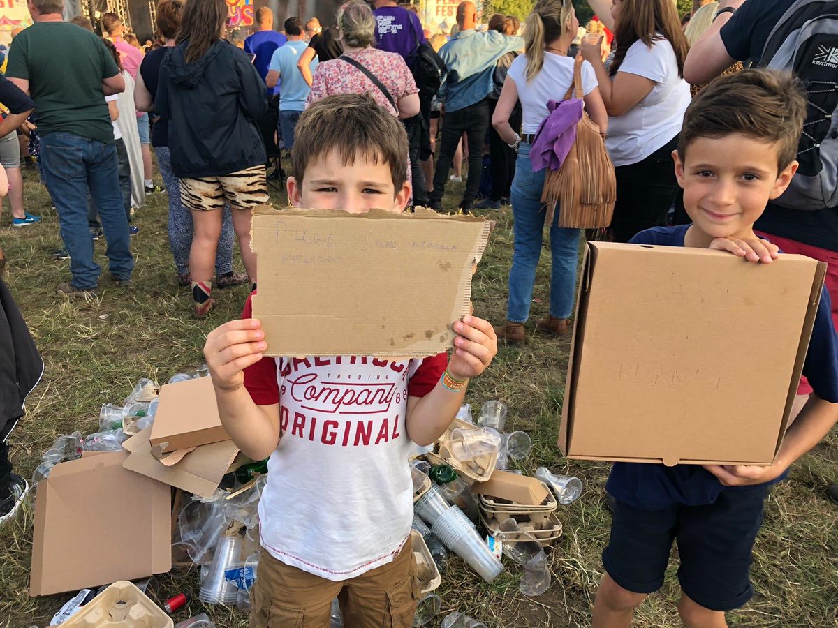 harringjake's tweet photo. @HughsWaronWaste @HughFW @PennFestival @HelHarrington @kingnickking @kiransareenking so, so proud of our boys! Waiting for @Happy_Mondays they were so incensed, with the plastic pollution they took this upon themselves! #WarOnPlastics #noexcuseforsingleuse #prouddad @EBRD https://t.co/gHj9pfVnqa