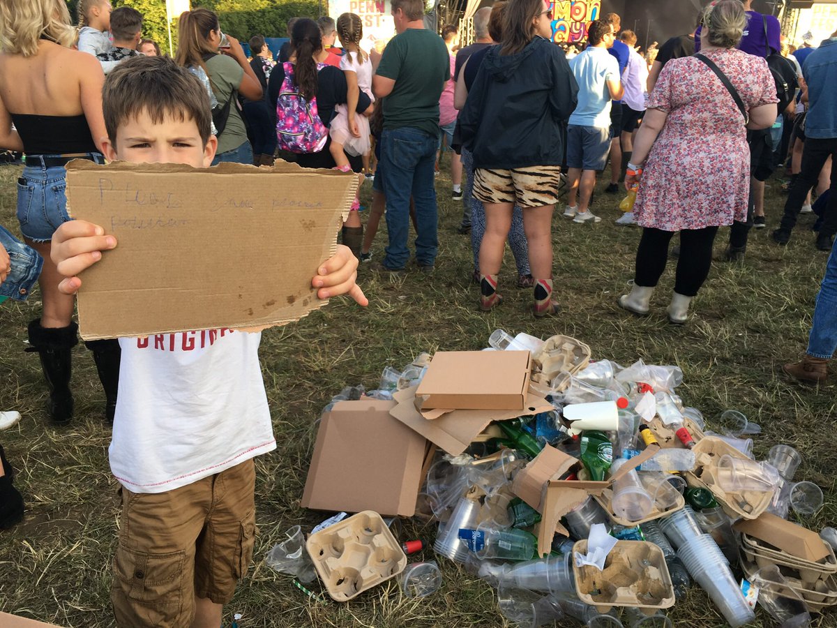 harringjake's tweet photo. @HughsWaronWaste @HughFW @PennFestival @HelHarrington @kingnickking @kiransareenking so, so proud of our boys! Waiting for @Happy_Mondays they were so incensed, with the plastic pollution they took this upon themselves! #WarOnPlastics #noexcuseforsingleuse #prouddad @EBRD https://t.co/gHj9pfVnqa
