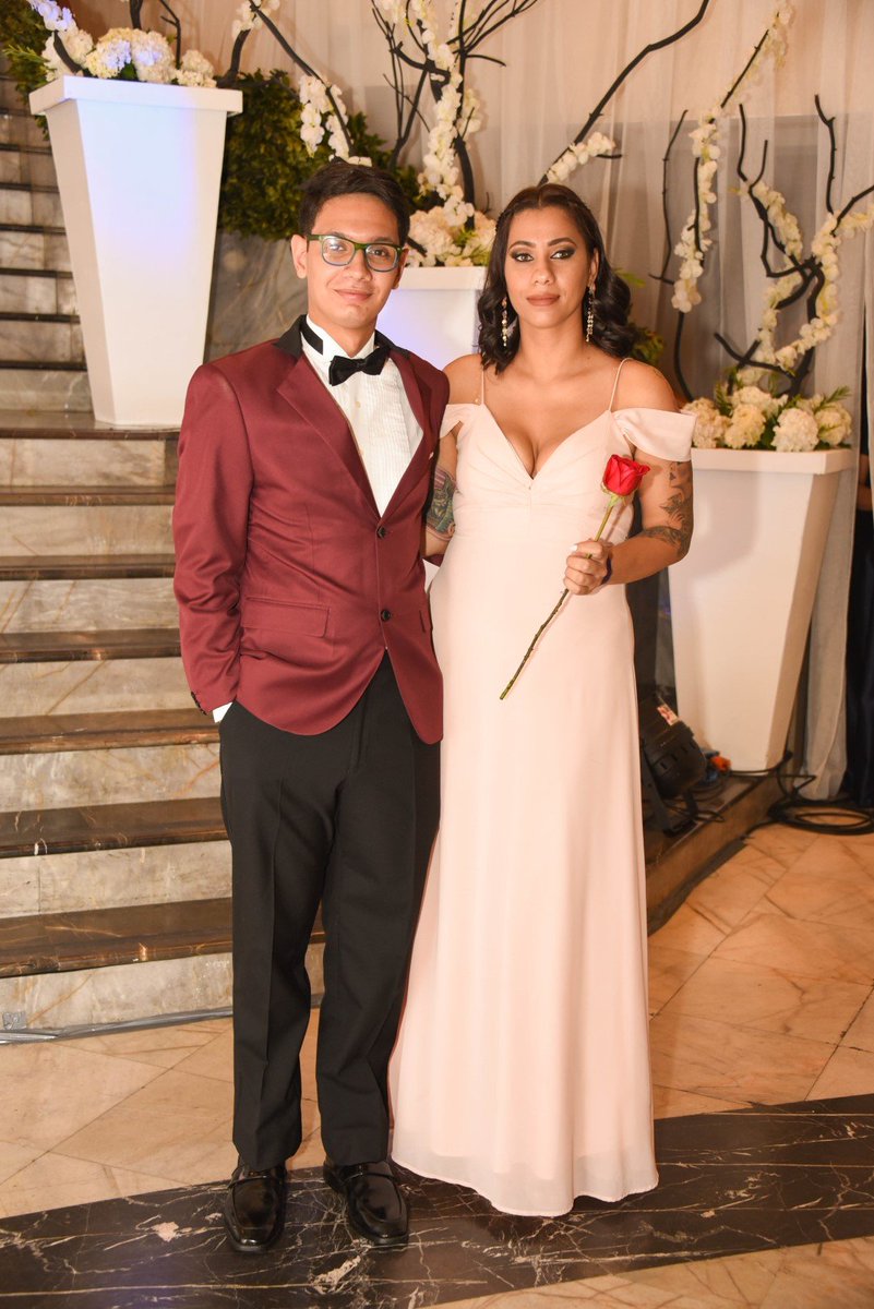 CromosHn's tweet photo. 🎓Senior Prom England School 2019🎉
Entra a nuestra página web para ver más➡ https://t.co/XmV8ZZ8wYc https://t.co/w123HoMJce