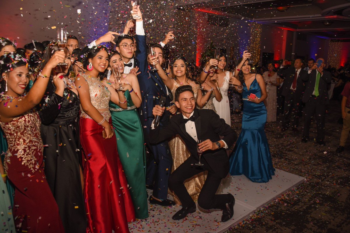 CromosHn's tweet photo. 🎓Senior Prom England School 2019🎉
Entra a nuestra página web para ver más➡ https://t.co/XmV8ZZ8wYc https://t.co/w123HoMJce