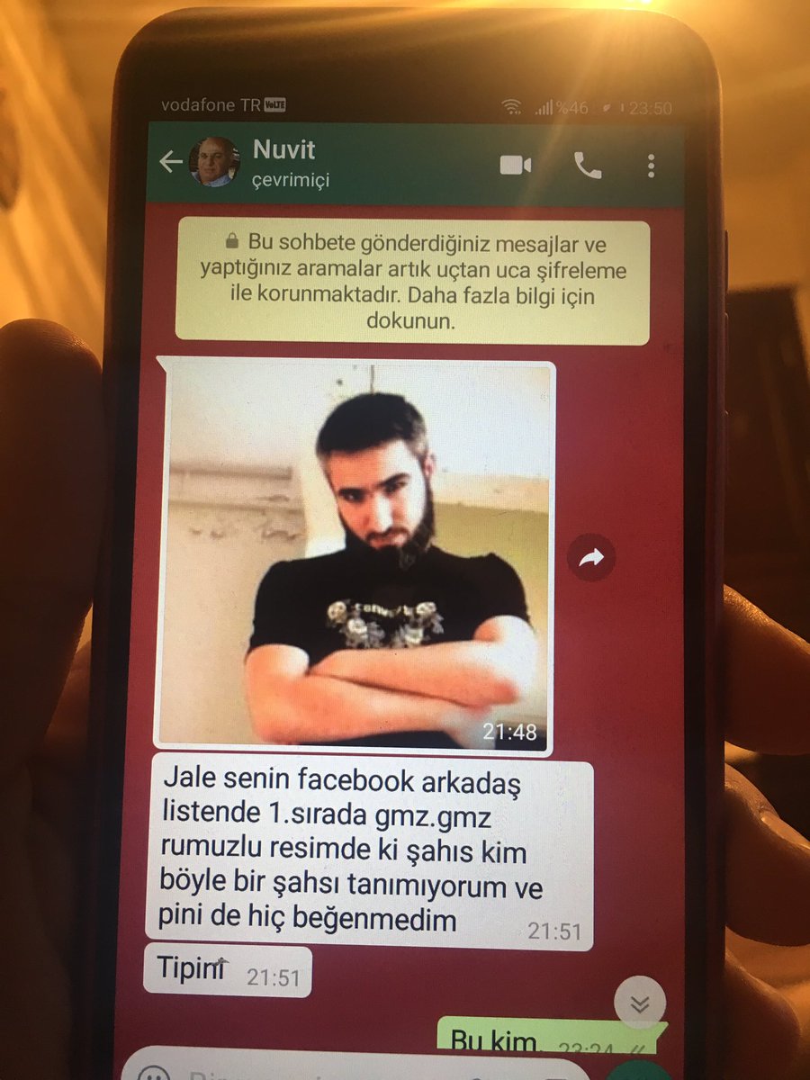 orkunnkaya's tweet photo. Annem emekli bir kız lisesi müdüresi.Kız ögrencilerinden birisi facebook'ta profil fotografina senin resmini koymuş ve babam annemin arkadas listesinde bunu görüp böyle bir mesaj atiyor..Tipini değiştir lütfen birader,babam mevzu yaratıyor.. :)) @Sagopakajmerrap https://t.co/Ewd7AEdOvD
