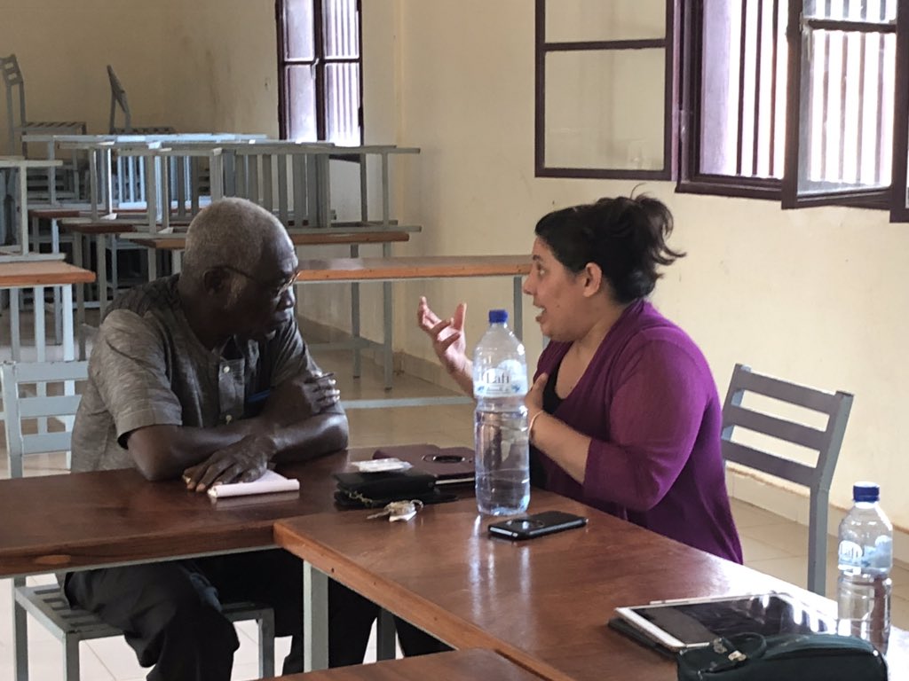 aricane30's tweet photo. Manque d’Internet la semaine dernière, alors beaucoup de photos en retard. Nous voici à notre lieu de formation avec nos co-instructeurs-trices. #équipeBurkinaFaso #POFCE @mbteachers @albertateachers @bctf @AEFO_ON_CA https://t.co/PabvfyUyme