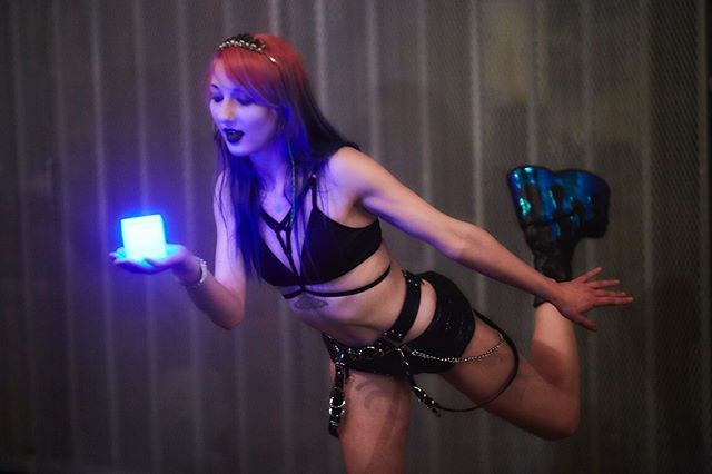 KungFuBreakfast's tweet photo. Delightful to meet @maker_babe last night at Moontribe. Fun light cube by @flashingblinkylights *********************************
Coming soon to https://t.co/xUaMZHvMVY
.
.
.
#makerbabe #kungfubreakfast #flashingblinkylights #moontribe #beauty #babesofi… https://t.co/Pk4RH37mUk https://t.co/TXlebeTP9a
