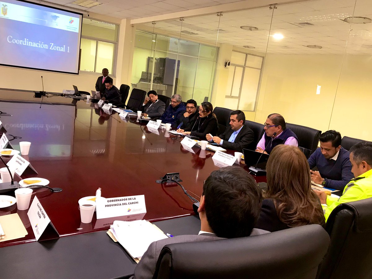 #MiesEnLaFrontera | Director distrital #MiesEnCarchi participa en Mesa de Movilidad Humana convocada por <a href="/GoberCarchi/">Gobernación de Carchi</a>, delegados ministeriales abordan temáticas de atención a grupos prioritarios en situación de migración.

<a href="/berecordero/">Berenice Cordero</a> <a href="/dsprocel/">Daniel Suárez Prócel</a>