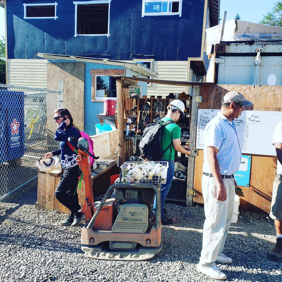 Colliers_PDX's tweet photo. Colliers Portland honored to volunteer all day for Habitat For Humanity! #colliersforgood @habitatpdxmetro #colliersinternational #noblehour NobleHour https://t.co/BsaEEZ9UIT