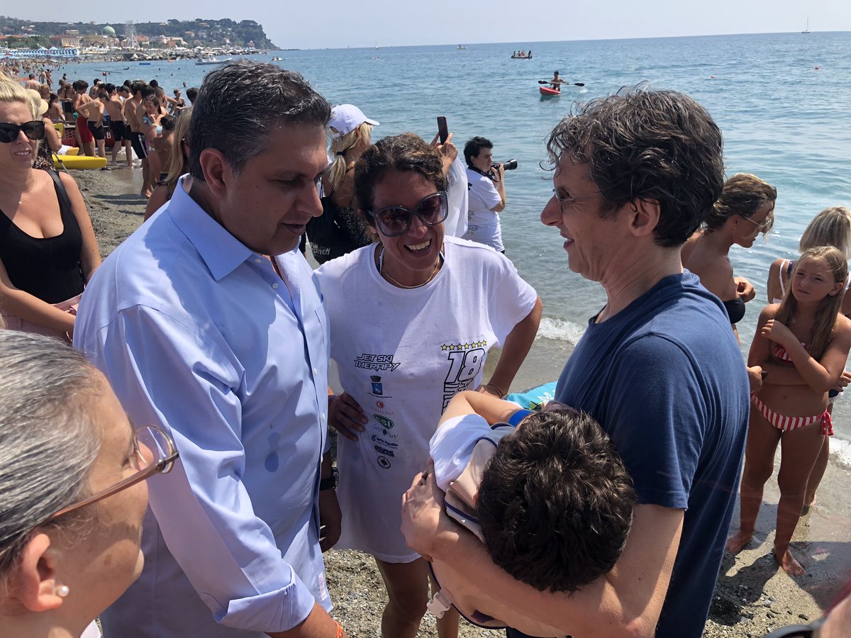Valentina, Francesco e Luca sono alcuni dei ragazzi che abbiamo portato oggi sulla moto d’acqua. Storie diverse, ma tutti con la stessa voglia di divertirsi. Grazie a Simone Incorvaia, 7 volte campione del mondo di jet sky e al suo staff. È stata una giornata da ricordare! 🌊