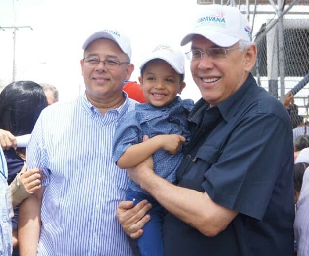 AlcaldiaAnaco's tweet photo. #22Jul | #CaravanaDeLaSalud sigue llegando a los municipio de #Anzoátegui

En #Anaco se cumplió la segunda visita de esta gran jornada médico asistencial, la cual es la Nro. 24 de la gestión de nuestro Gobernador @BarretoSira.

"Seguimos desplegados con la meta de salvar vidas" https://t.co/lKdmKh594X