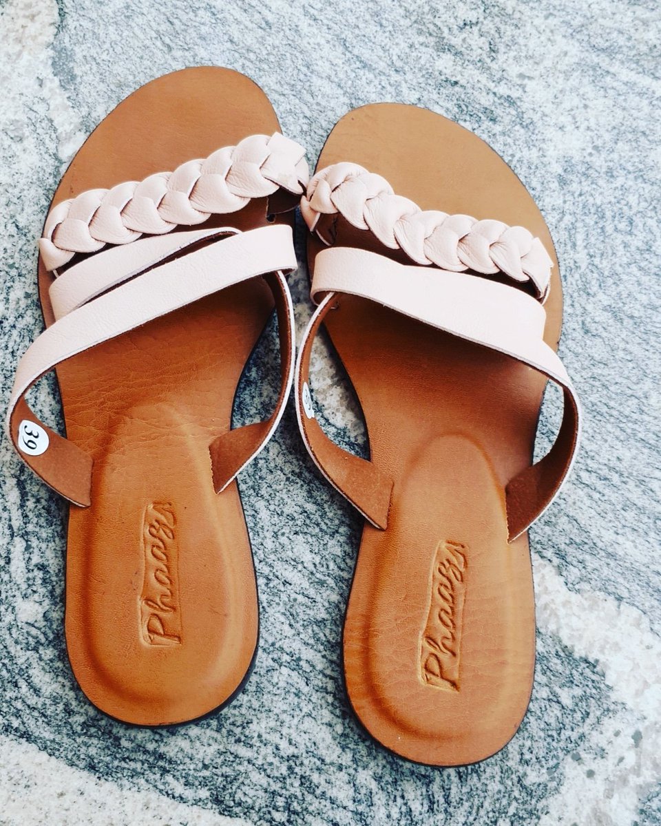 Phaaz_designs's tweet photo. @Isaac_Tadongdi Hello people! We make hand made slippers.  All made in Nigeria. Price range: 6k, 5k, 4k, 3k... https://t.co/tz1o3evqAn