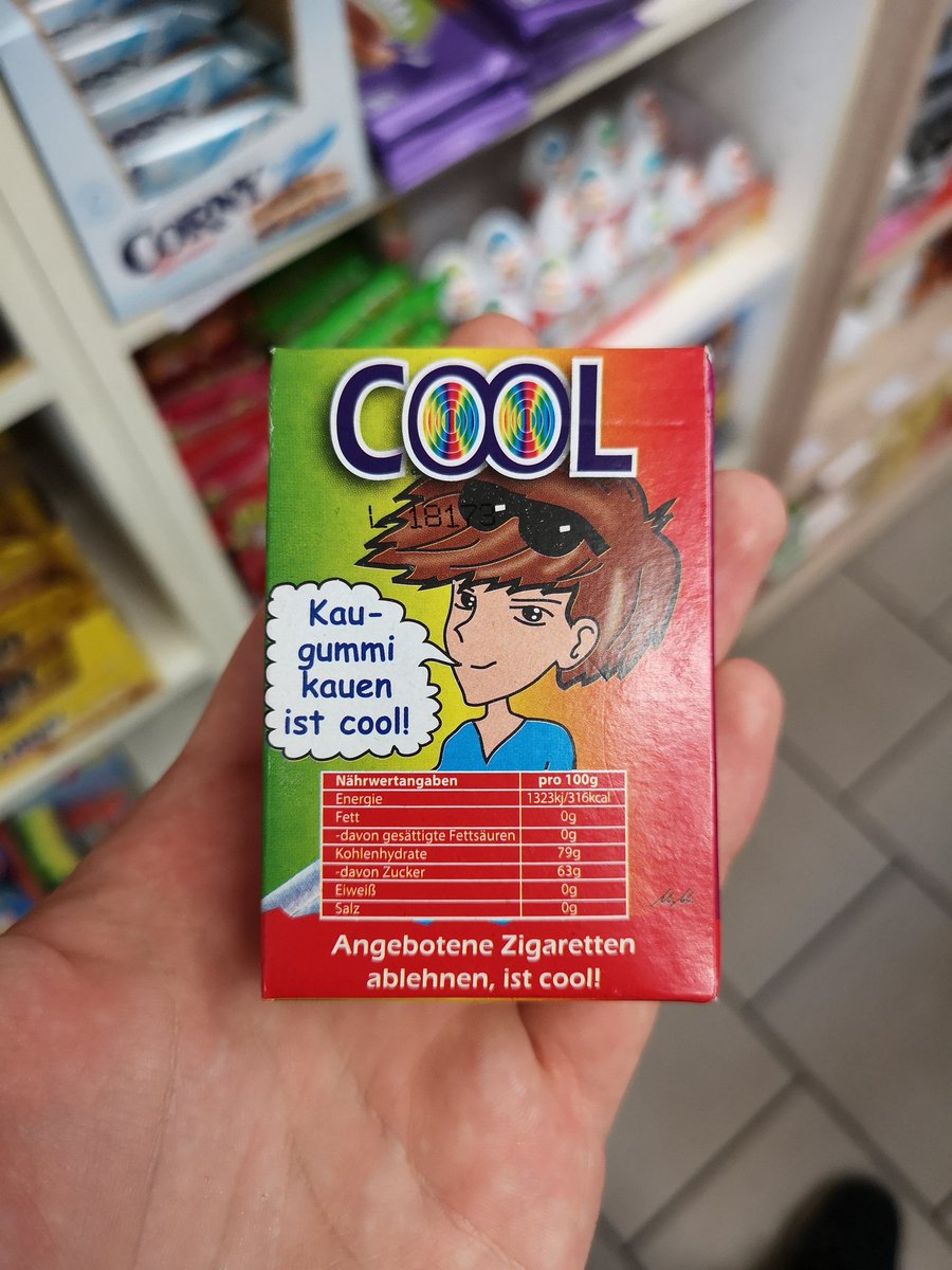 NebelNiek's tweet photo. Kaugummi Zigaretten sind auch nicht mehr das was sie mal waren https://t.co/GAFPfVZPeN