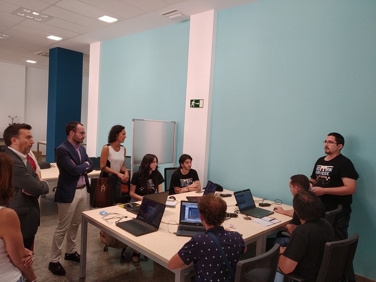 OpenFuture_And's tweet image. 🎮 @RomanBridgeSt trabaja en una solución que
abarca todo el proceso de lanzamiento de #videojuegos: creación, desarrollo, diseño, producción y distribución.

¡Gran trabajo, equipo! andalucia.openfuture.org/startups/roman… #SomosAOF #ElPatio
