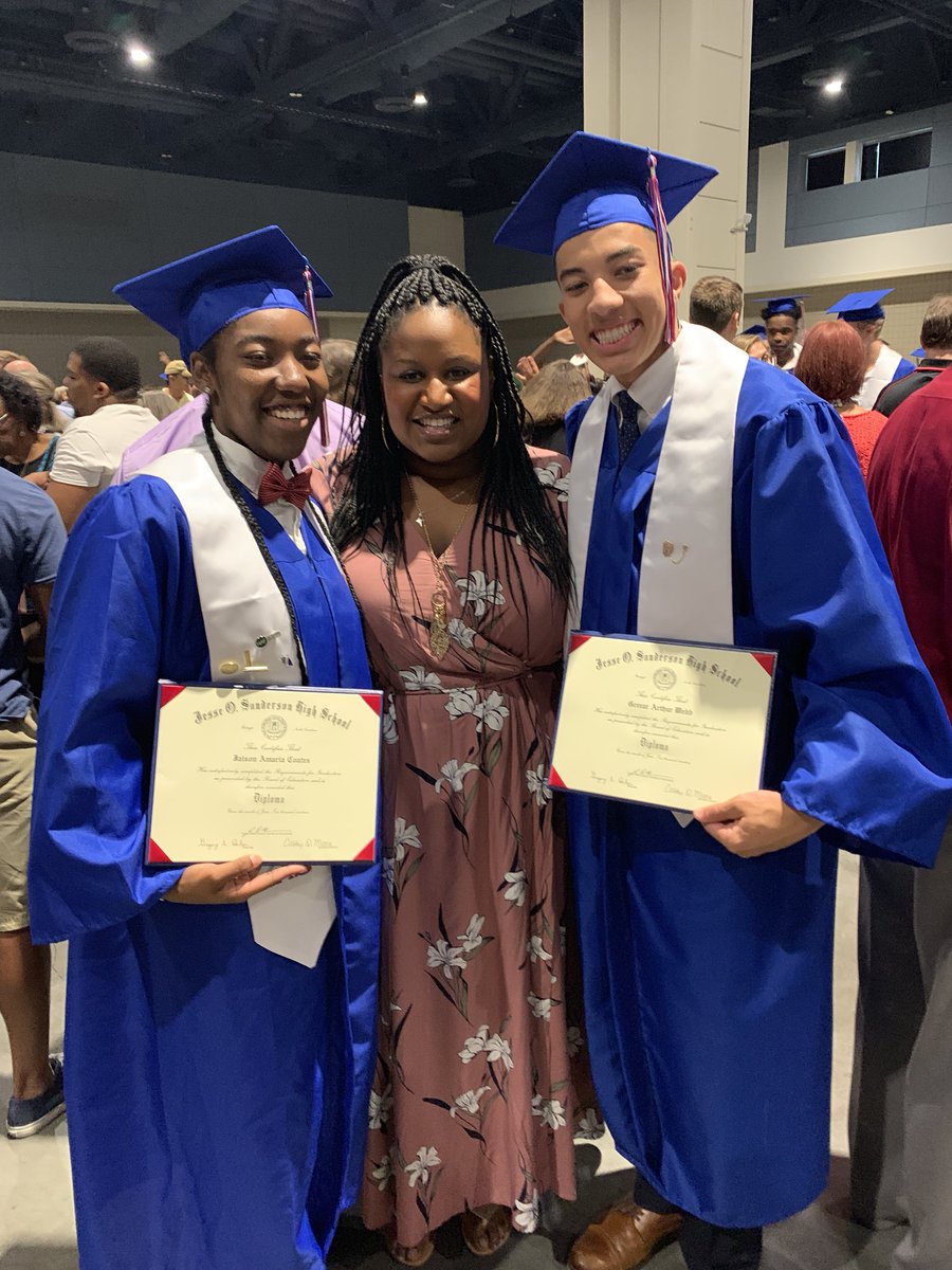 TheW1seONE's tweet photo. @ktweetedit Absolutely love this!
Subject: English I, AP Literature, and Creative Writing/Speech
Grades: 9-12
Location: Seneca, SC
M.Ed in Administration and Supervision (in progress)
#proudblackeducator #principalintraining #teacherforlife https://t.co/vlrXpOKDtU