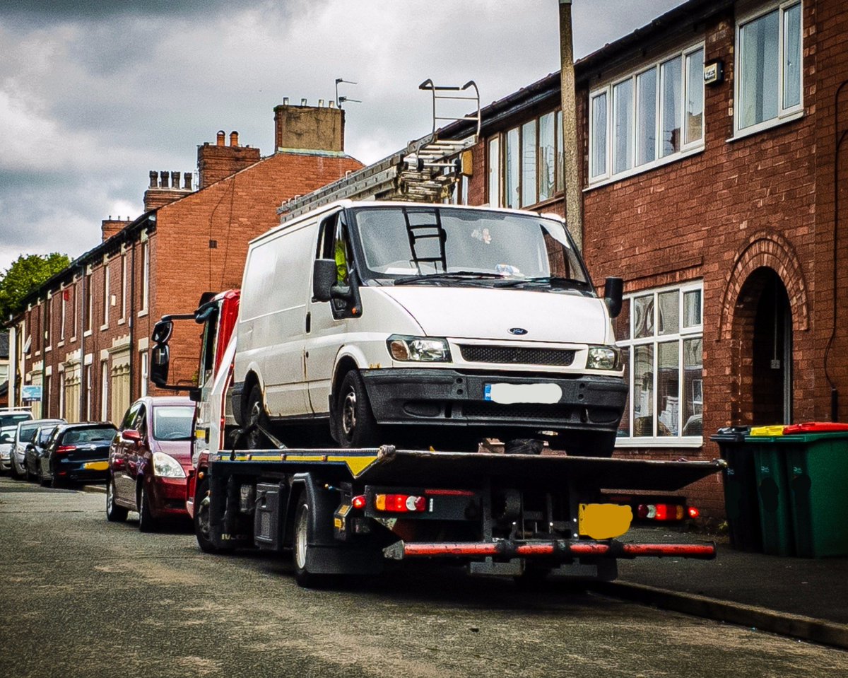LancsRoadPolice's tweet photo. Vehicle spotted by eagle eyed HO40 driving in Preston. Spun around to find it had been abandoned and driver run off. Still seized as no insurance. Enquiries are being made to locate the driver. #T1tacOps #noinsurance #HO40 https://t.co/50BCkK9G3V