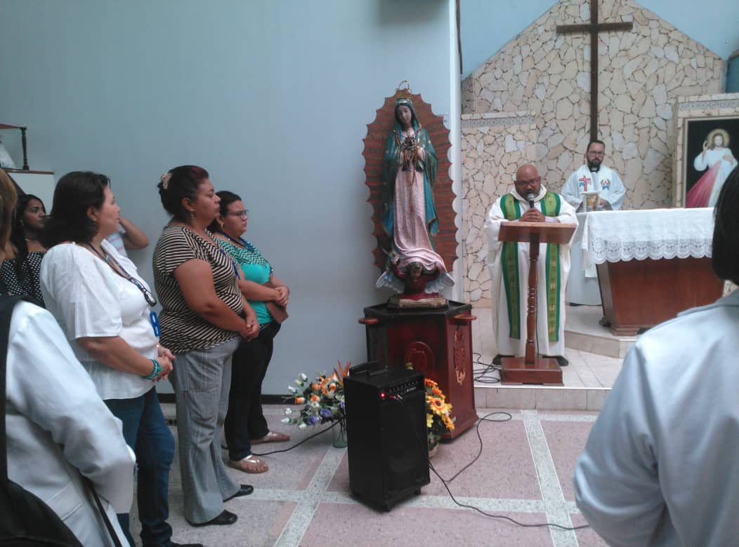 HDRCS2's tweet photo. Hoy iniciamos la Celebración de Nuestra Semana Aniversario de Nuestro Hospital en sus XXXII Años, saludamos al Personal quienes con Mística , Responsabilidad y Compromiso llevan salud al Pueblo Paraguanero, Seguimos Venciendo ✌️ https://t.co/GtrLJsHnrq