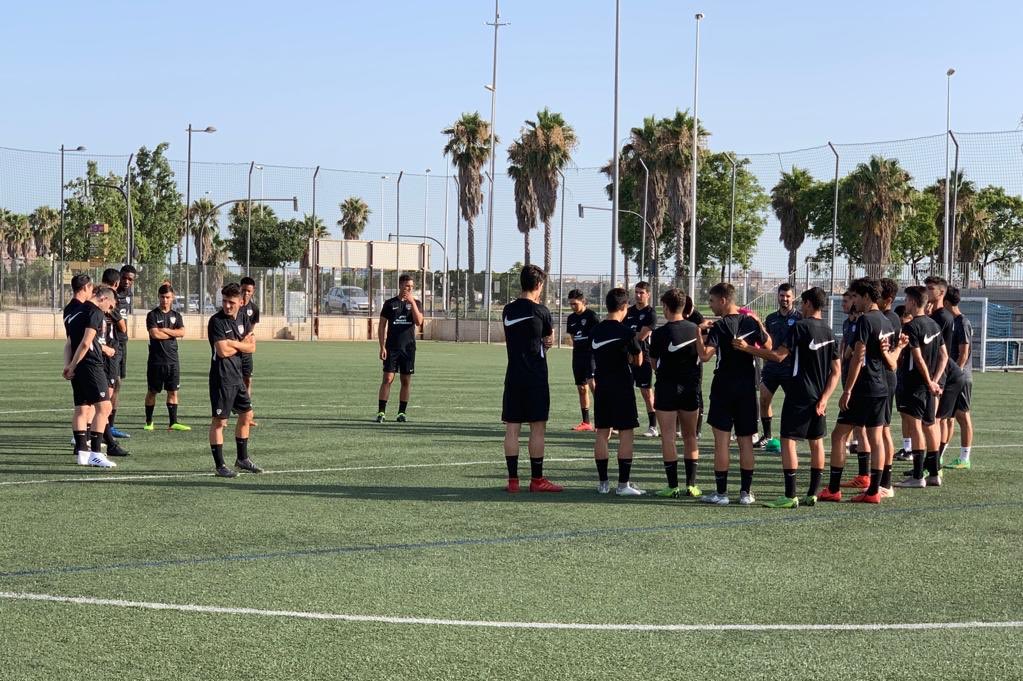 CFSANJOSE's tweet photo. PRETEMPORADA | El JUVENIL A, de Sergio Salgado, ha arrancado su puesta a punto para llegar en las mejores condiciones al primer partido de liga ¡Por fin echa a rodar el balón!⚽️

#CorazonAzul https://t.co/GmxnkVh58v