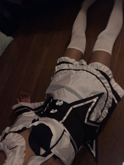 Do any girls wanna help me out with some voice acting? 😝 This a pic of me tired after cumming like twice