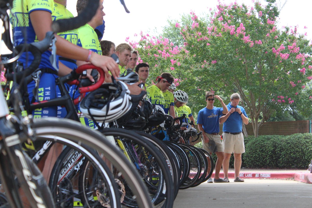 Like &amp; RT this tweet to vote for #JOHsouth to win a $500 <a href="/MountainKhakis/">Mountain Khakis</a> Adventure Grant! 1 RT=2 pts, 1 like=1 pt.