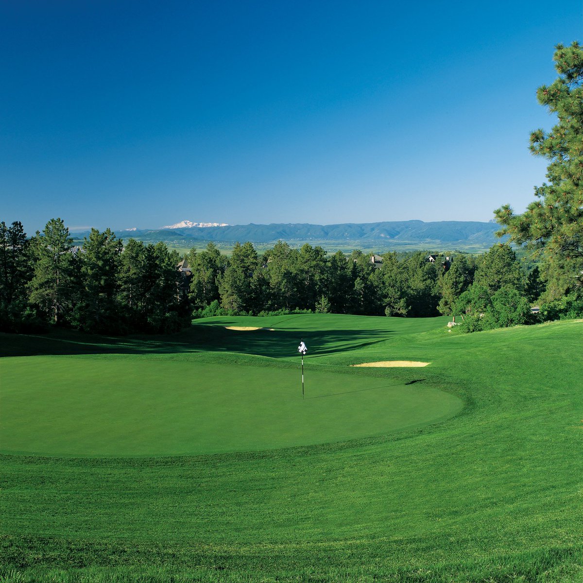 Troon's tweet photo. Summer may be flying by, but there's still time to take advantage of Troon #FamilyGolfMonth. @RidgeCPN  has some great rates for the whole family all month!
https://t.co/snTYXnVLXv https://t.co/g4IzsAiBGJ