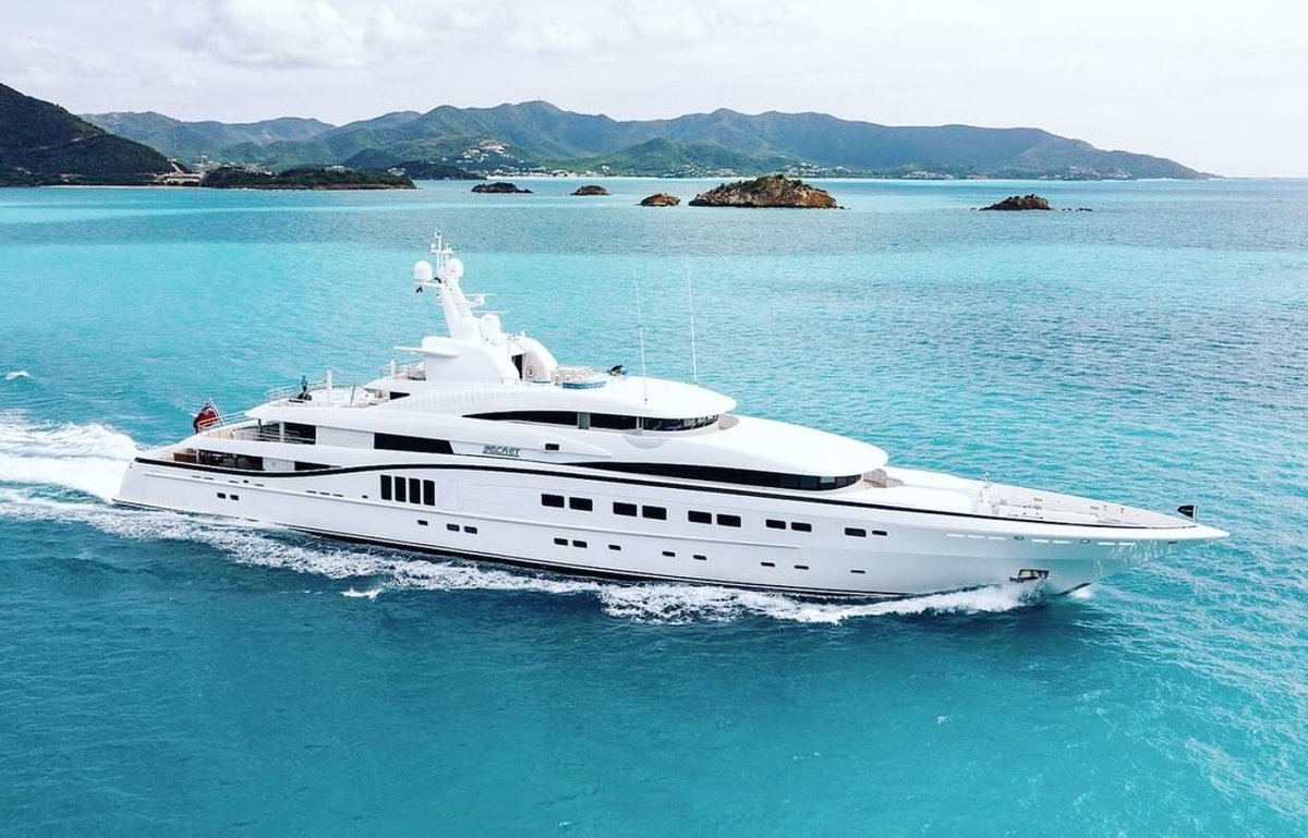 Sailing into #megayachtmonday with @abekingyachts 82m M/Y SECRET

📸: @thesuperyachtshow

#iybasocial #iyba #yachtbrokers #yachtcharter #yachtsales #yachtlife #yachts #yachtphotography #yachtdesign