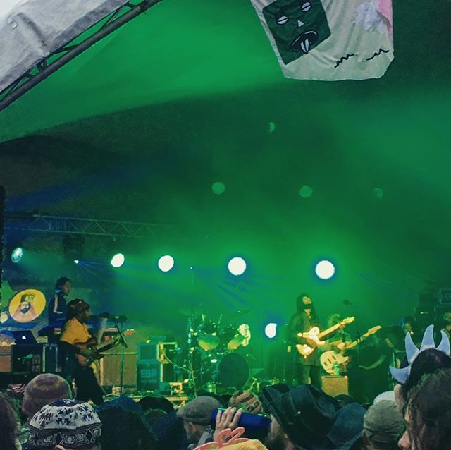 What better way to finish @dounetherabbithole than standing in the rain, eating chips, watching @thewailersofficial? #dtrhfest #thewailers #gig #music ift.tt/2LA1IbG