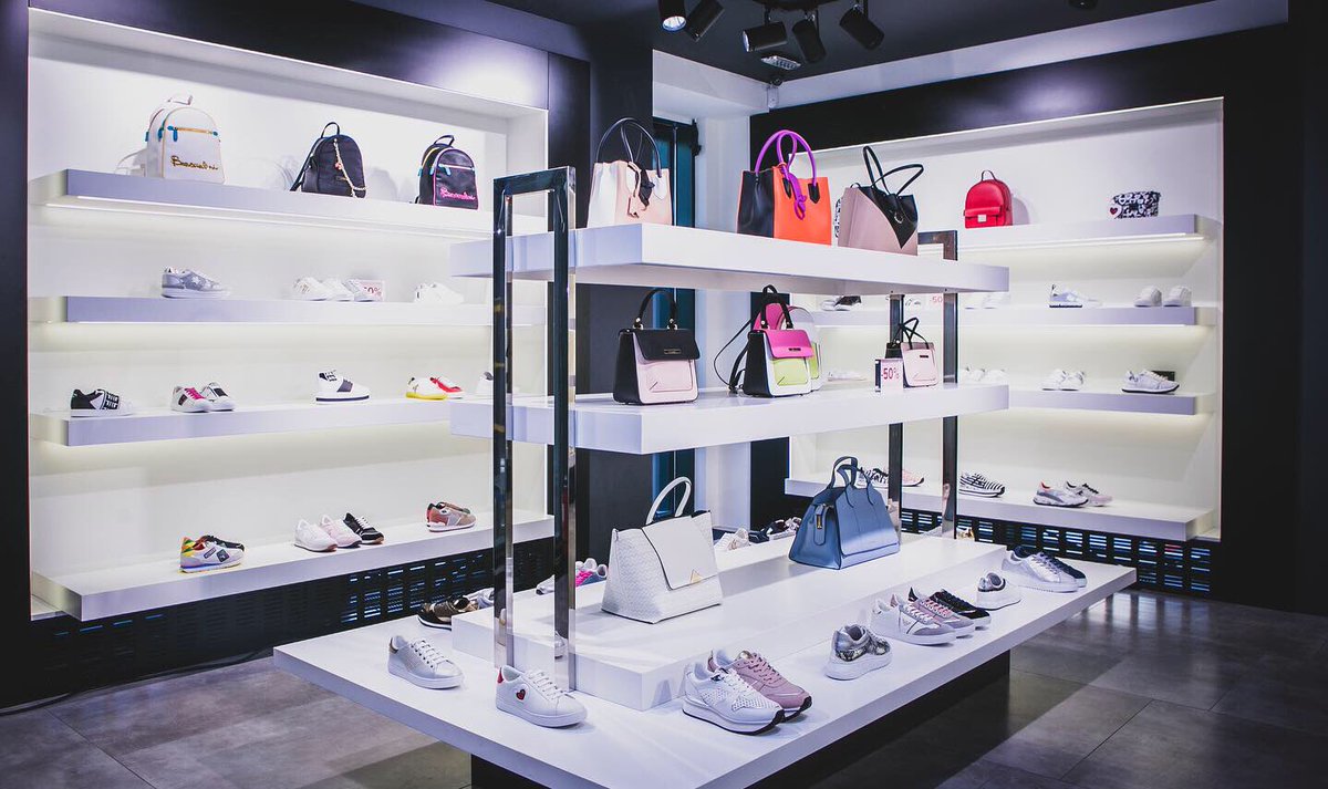 Modoza_com's tweet image. Мы открылись💥
Первый офлайн магазин Modoza распахнул свои двери в Киеве по адресу ул.Антоновича, 44, в Chicago Central House.
Только Ваши любимые мировые бренды! Только лучшие цены! Только Modoza ❣️