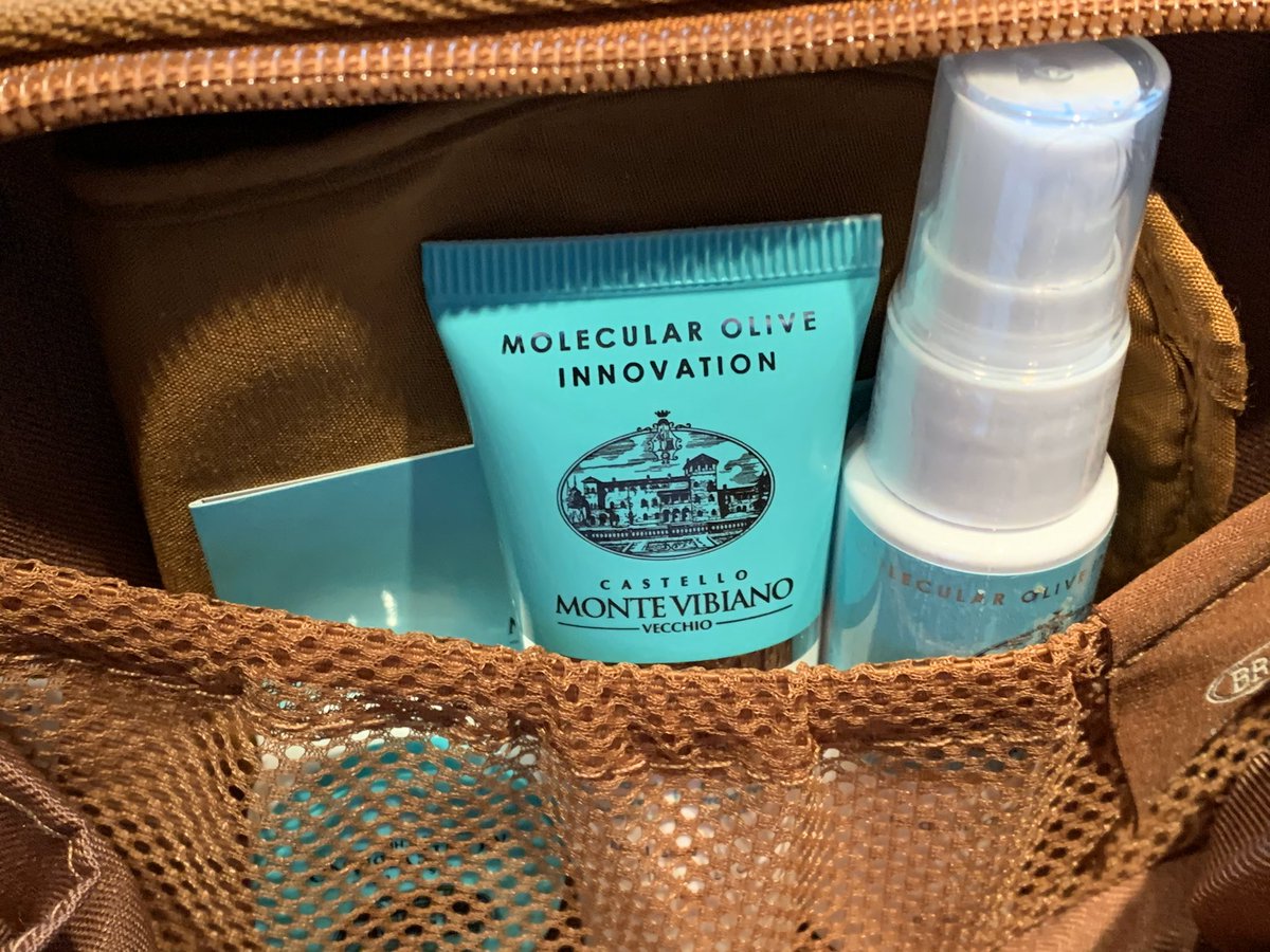 svhennig's tweet image. Kurze, schnelle Verlosung. 
Bis morgen (23.7., 23:59)

Unter allen RT‘s verlose ich dieses QR BRICS Amenitykit #verlosung #gewinnspiel 

Ihr könnt etwas Gutes tun. #charity für Airline Kits, Schlafanzügen und mehr. 
svenblogt.boardingarea.com/charity-auktio…