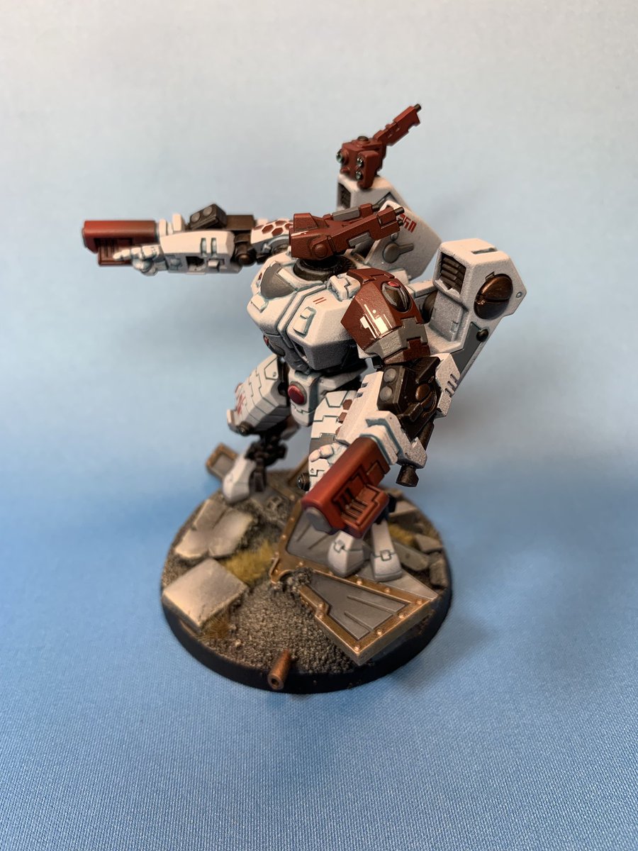 LordBaerion's tweet photo. #miniaturemonday #FinishProjects Managed to knock out this commander over the weekend due to having quite a bit already done. Again, finishing up projects I had already started. Need to come up with a name before he sees his first action this weekend. https://t.co/FbI8vmKFxj