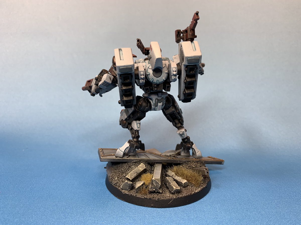 LordBaerion's tweet photo. #miniaturemonday #FinishProjects Managed to knock out this commander over the weekend due to having quite a bit already done. Again, finishing up projects I had already started. Need to come up with a name before he sees his first action this weekend. https://t.co/FbI8vmKFxj