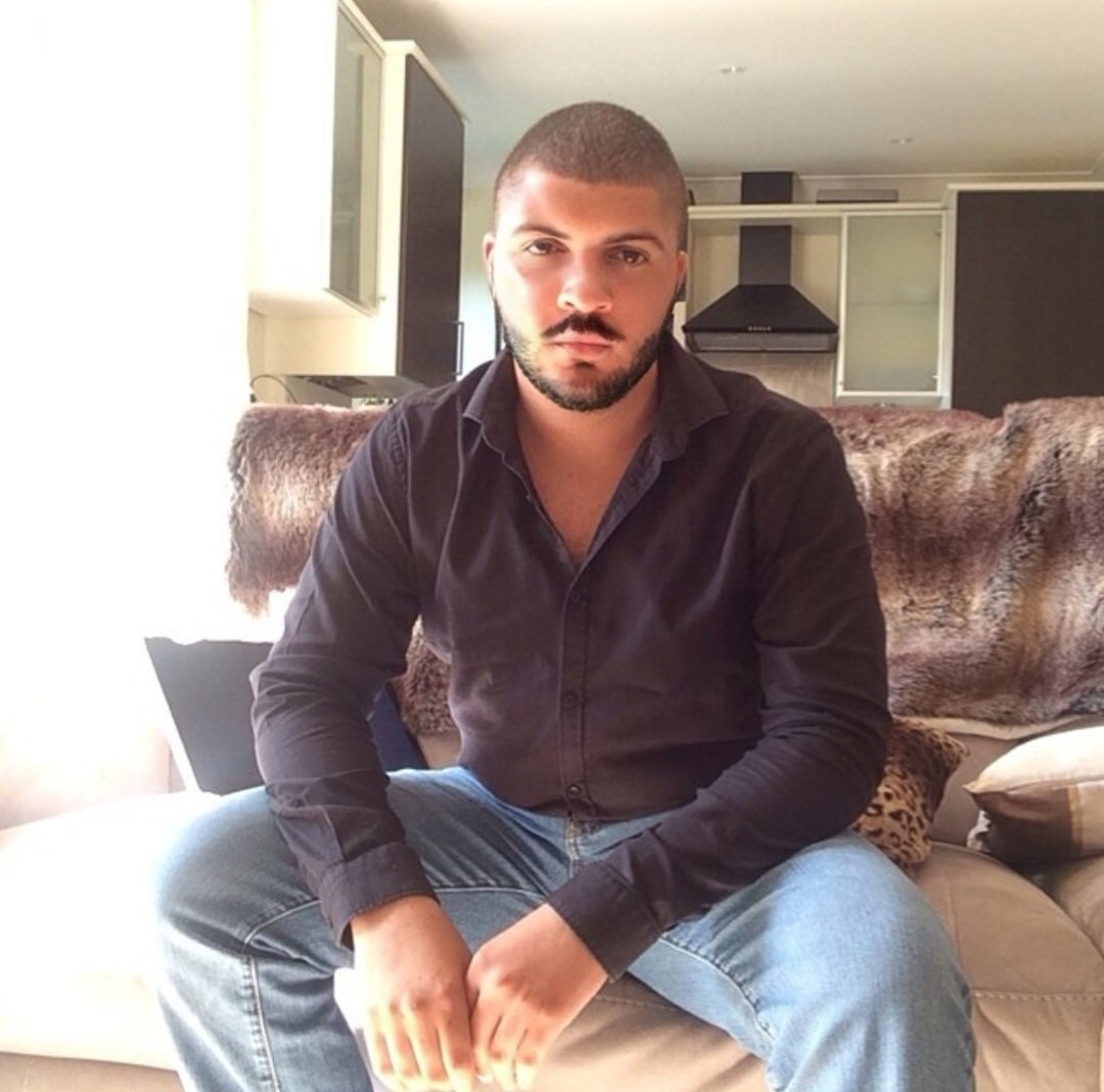 Certified_Jay27's tweet photo. FINALLY updated my Twitter profile pic for the first time in 5 years! 😂🤣 #gay #NewProfilePic #LGBT #LGBTglowup #melaninpoppin #mixed #powerbottom #DaddyLover #TopsWanted #UK #heatwaveuk https://t.co/RWrKSajBFM