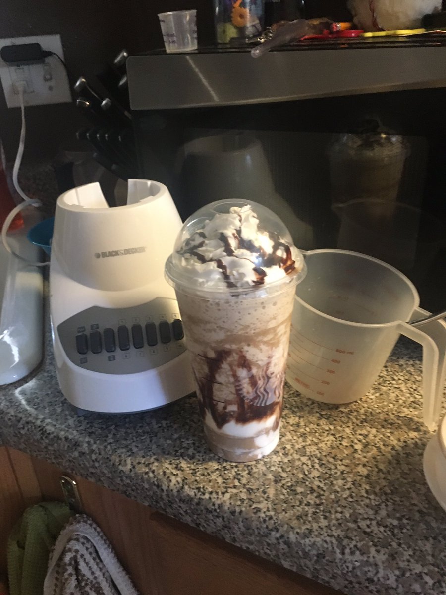 PhillyEaglesGrl's tweet image. So this happened. Just DIY’d the S’mores Frappuccino from Starbucks and it’s 🔥 #coffeeproblems