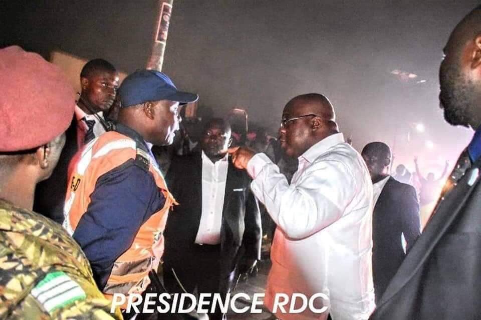 VoiceOfCongo's tweet photo. #RDC : Tracasseries policières : Un roulage pris la main dans le sac par le Chef de l'Etat en personne. https://t.co/O0EBFZto7B