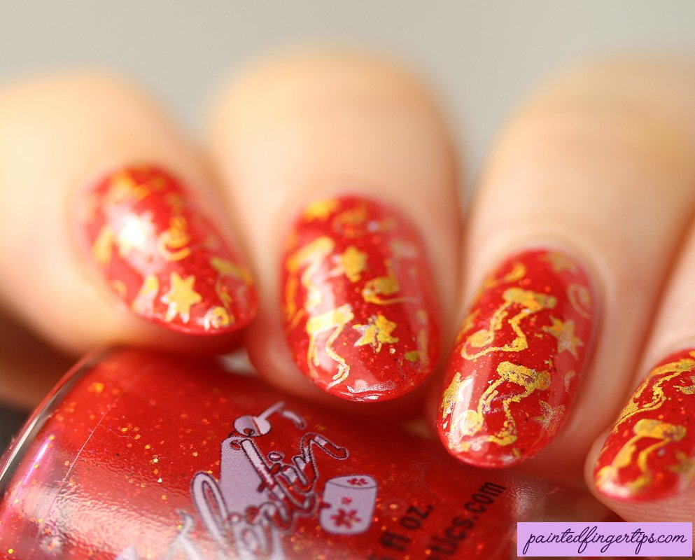 The Digital Dozen is celebrating Christmas in July! Today's look really reminded me of wrapping paper. More at paintedfingertips.com/2019/07/wrappi… #nails #nailart #ChristmasinJuly