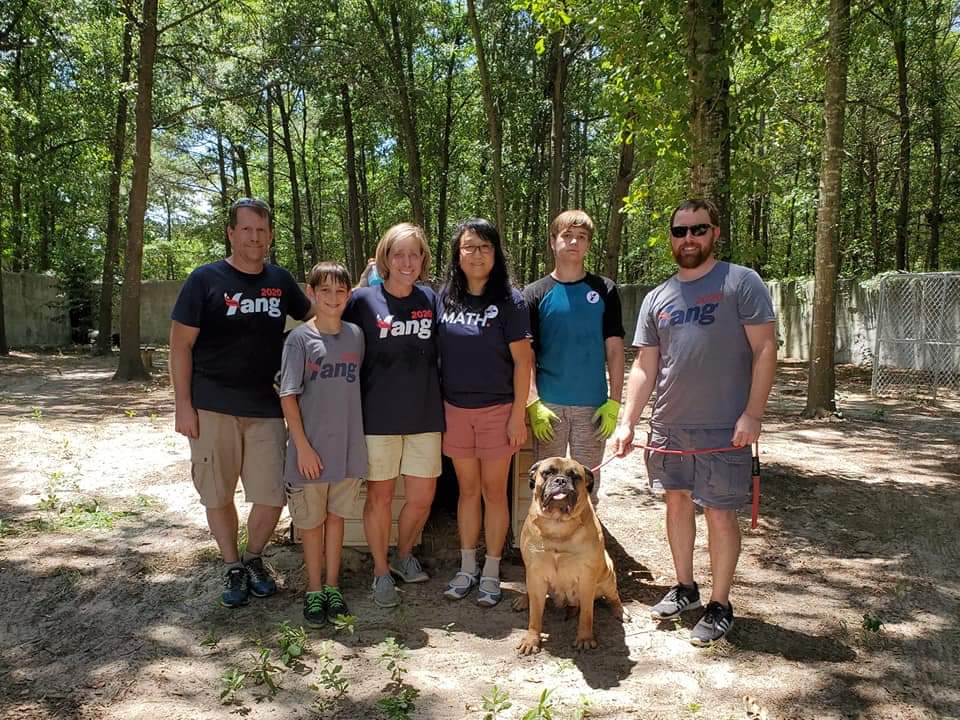 Dr_JLJohnson's tweet photo. #YangGangSC donating their time for #HumanityFirst https://t.co/ahQRPGbcFK