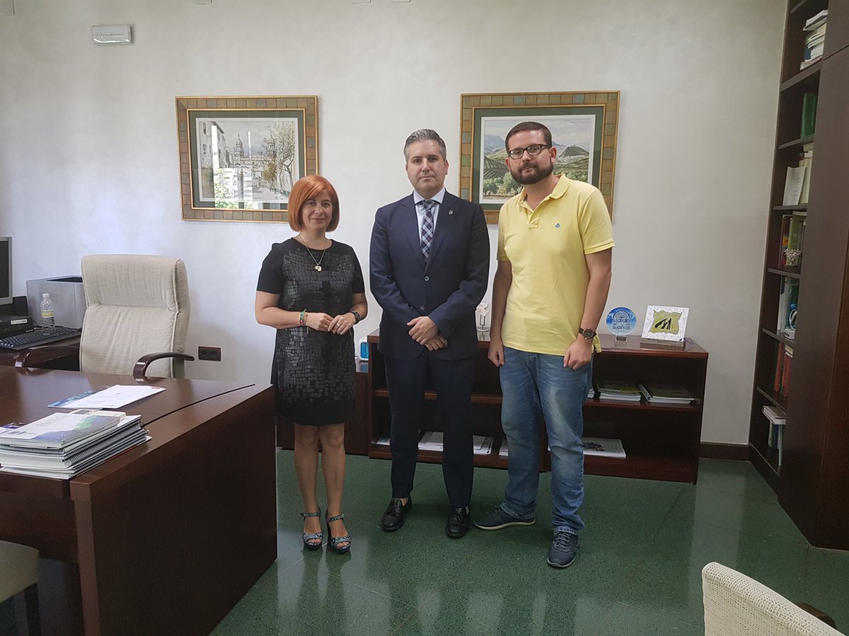 Reunión con el delegado de educación en Jaén,  
<a href="/sutilmontero/">Antonio S</a> 
Trabajando por la educación en Úbeda.
