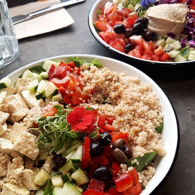 cariocakitchen's tweet photo. Eight-The health lounge 🥒🥦🥬🥕😎Good new choice of plant-based meals in the centre of Lisbon, near Rossio. I love Portuguese food but after indulging in too many pasteis de nata and bacalhau generously cooked in a lot of olive oil, this weekend , it… https://t.co/opJtldpsPo https://t.co/l0ROmYuOXF