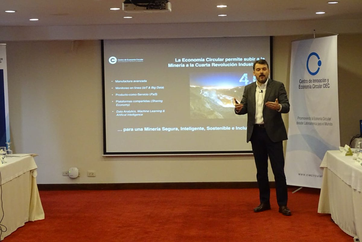 Luismartinezc's tweet image. La #EconomíaCircular permite subir a la minería a la cuarta Revolución Industrial
@petarostojic durante la presentación "Centro de Economía Circular – Tarapacá" @EKLA_KAS 

#Industria40 #Latinoamérica #sostenibilidad #medioambiente