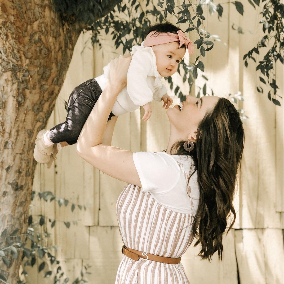 Devyn is taking over @HylandsHealth today to share tips on staying present with her family in the age of social media: instagram.com/hylandshealth