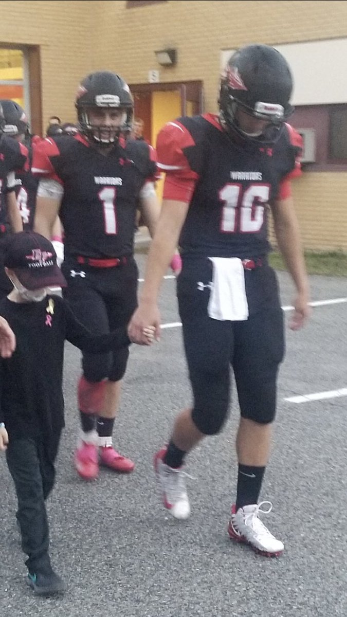 CoachBenedek's tweet photo. 9 months ago I walked onto the field holding hands with this young man, Karson. He said he wasn’t scared of cancer after being with the football team, well today he rang the bell for being cancer free!! You inspire me Karson! Stay strong buddy! https://t.co/ZzjiXzEULF