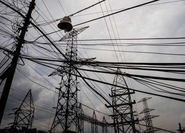 ElNacionalWeb's tweet image. [URGENTE] Se registran fallas eléctricas en varias zonas de Caracas bit.ly/2JNgmdH