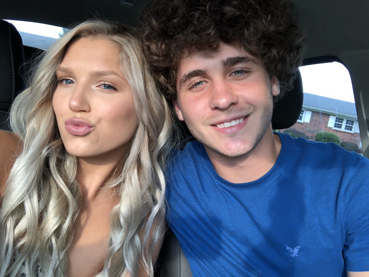 bellawebbb13's tweet photo. 2 years with this hottie💙 https://t.co/LawUCzgIgF