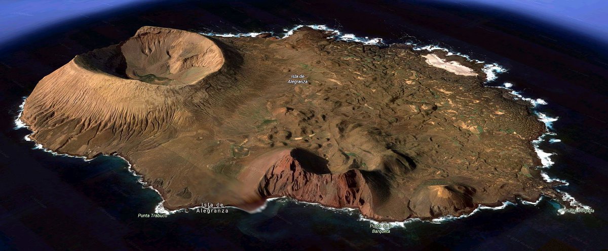 About half the  #Chinijo pop of Eleonora's Falcon lives on Isla de  #Alegranza, also our main study site. We'll spend much of the coming 2.5 mths walking up and down the craters on this relatively barren island of 10.2 sq km. I feel tiny and insignificant already... #EF2019 [7/n]