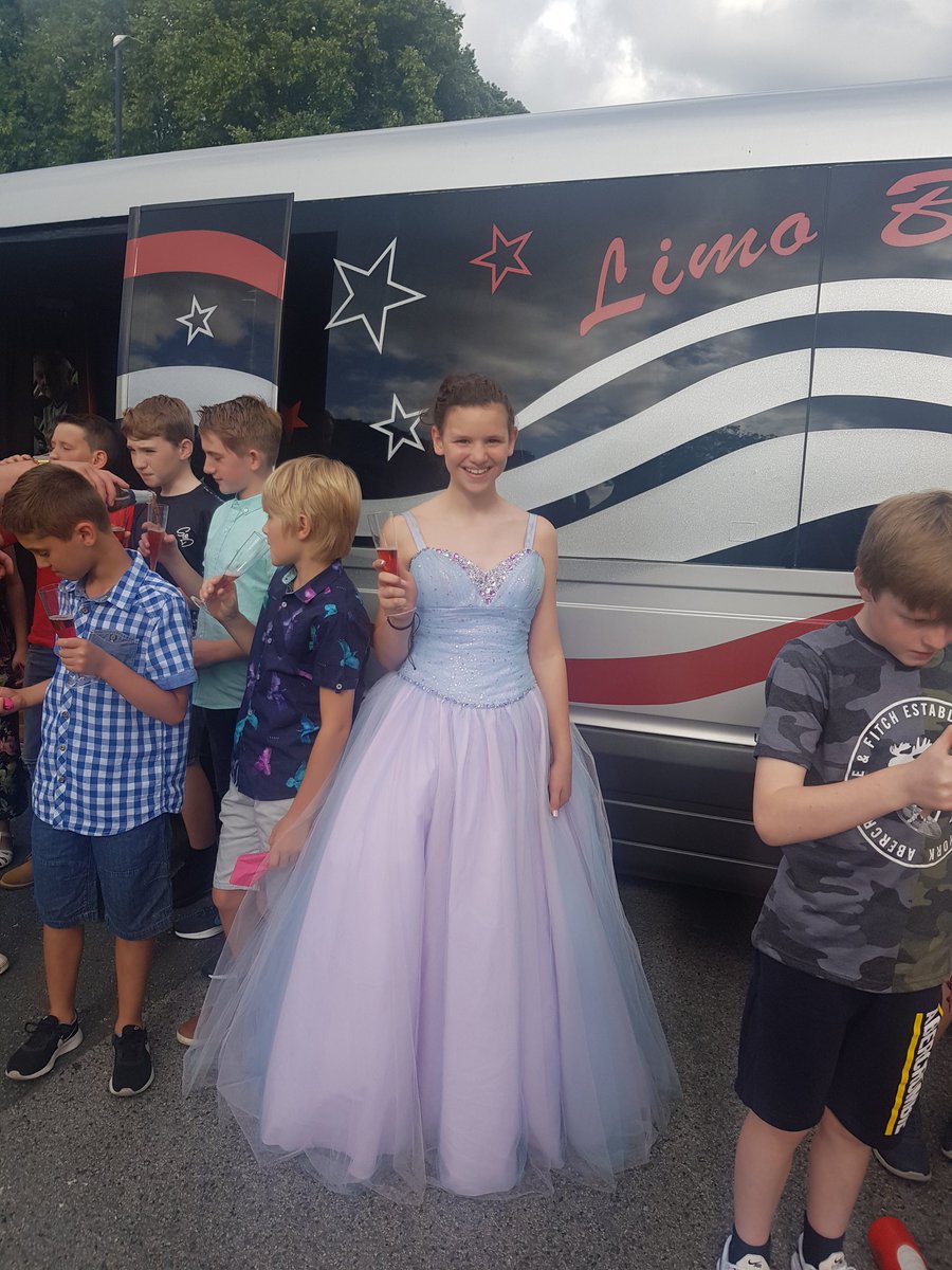 vicciw's tweet photo. leavers disco for princess izzi #offtohighschool https://t.co/LVv5olajBQ