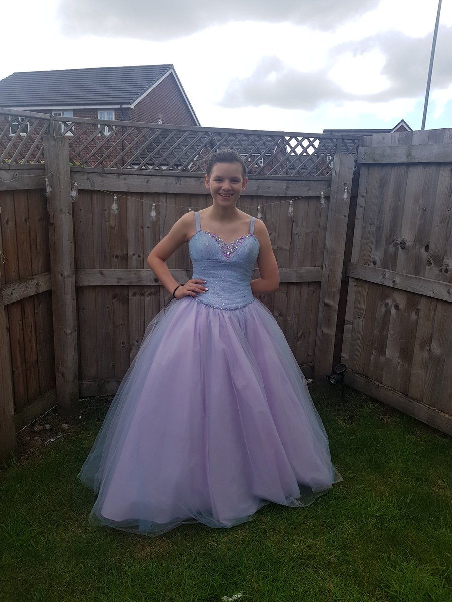 vicciw's tweet photo. leavers disco for princess izzi #offtohighschool https://t.co/LVv5olajBQ