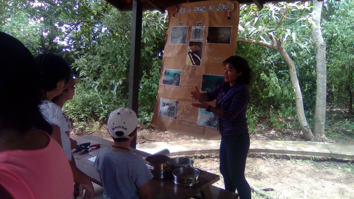 Compartiendo ayer con los niños y niñas en Punta Culebra un poco del trabajo que realizamos en el O'Dea Lab.