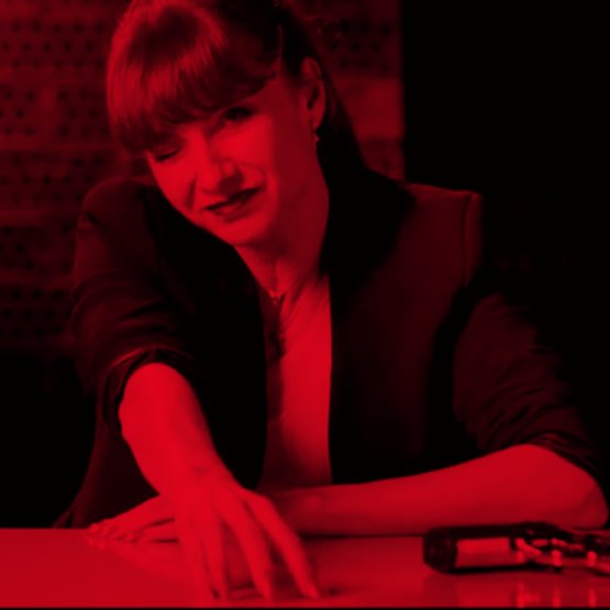 AliciaLCDP's tweet photo. Una mattina, mi sono alzato, oh bella ciao, bella ciao, bella ciao ciao ciao... Una mattina, mi sono alzato, e ho trovato l'invasor @Najwa_Nimri #lacasadepapel #LaCasaDePapel3 #LCDP3 https://t.co/DpN1810sB7
