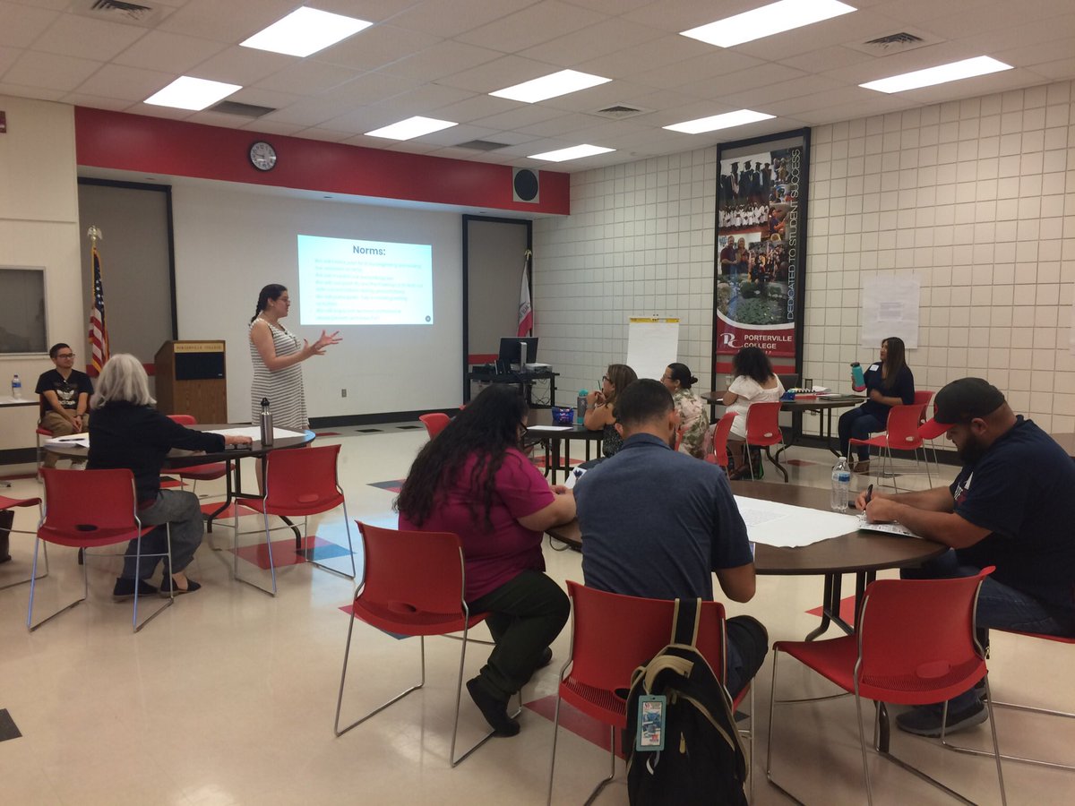 #SJVWP Superstar Teacher Leaders <a href="/MelindaMungle/">Melinda Scott Elswick</a> and Elaine Guzman kicking off the Porterville Summer Writing Academy. 
This week, they’re working with Porterville-area teachers on teaching argument writing. 
#pswa19 #sjvwp #californiawritingproject #nwp #fresnostate #kremensoehd