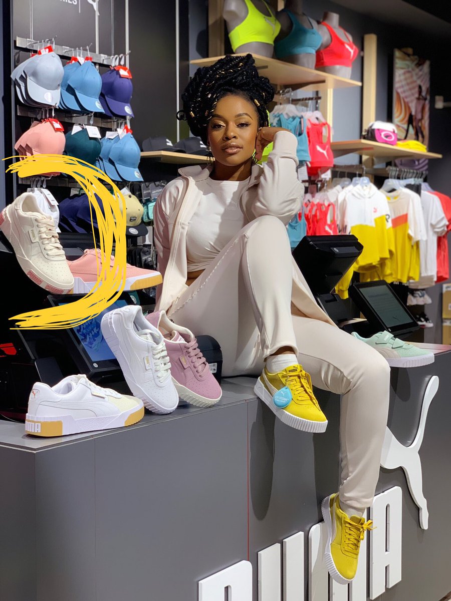 chabs23_memory's tweet photo. @NomzamoMbatha please get me this one for my birthday tomorrow please please 🙏 https://t.co/SWD4APJzw5