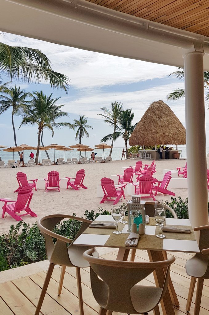BecknerJordan's tweet photo. So great to sit at @PUNTACANARESORT,  enjoying the beautiful beach view. Our Bridgewater, same as our other contract quality umbrellas, hold up to the harshest weather conditions - intense sunlight, high winds, salt air and driving rain - will not lose their shape. @FiberBuiltUmb https://t.co/4l0cfdaqsT