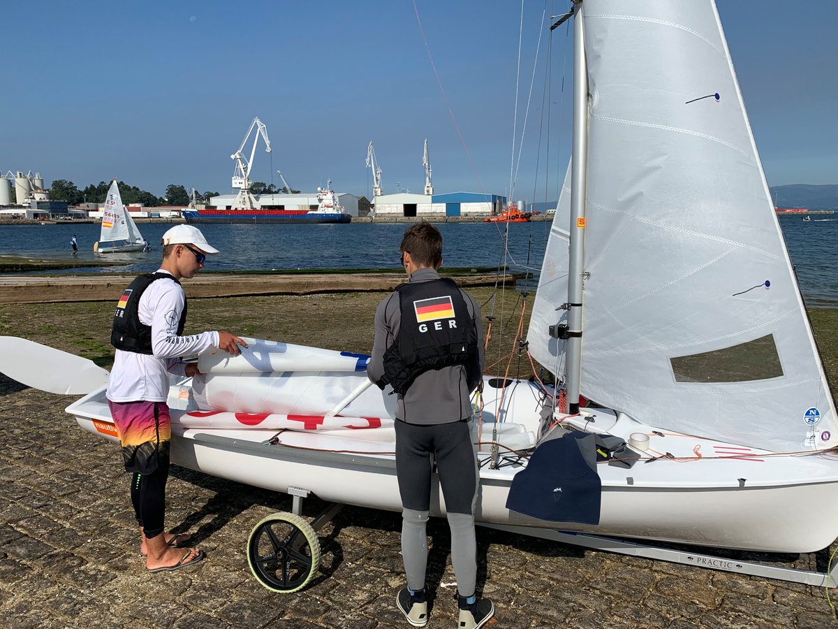 krausssuemmchen's tweet photo. Preparing our first training session at Vilagarcia, Spain. We looking forward to the Junior European Championship π€π
#420sailing #int420class #spain #vilagarcia #ger56437 #420class #cycjugendteam #yachtclubseeshaupt #germansailingteam #Europeans #junioreuropeans #sailing https://t.co/jzAaiIS4LU