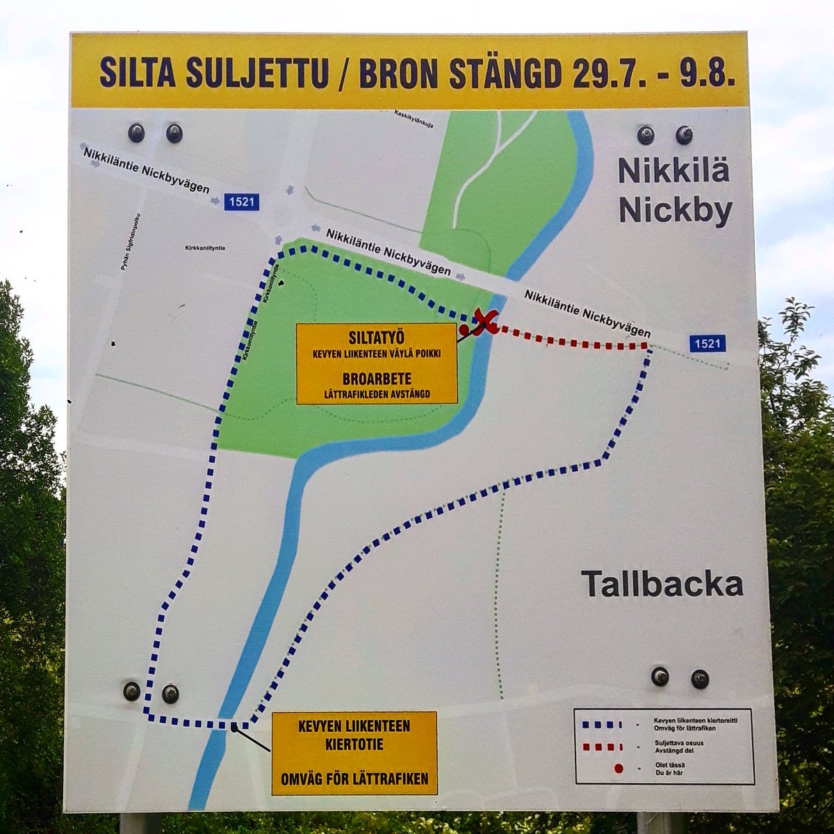 SipoolainenOffi's tweet photo. Siltaremonttia ja poikkeusväyliä Nikkilässä.
#sipoolainenofficial #nickby #nikkilä #sibbo #sipoo #siltasuljettu #kiertotie https://t.co/52IUaknO5H